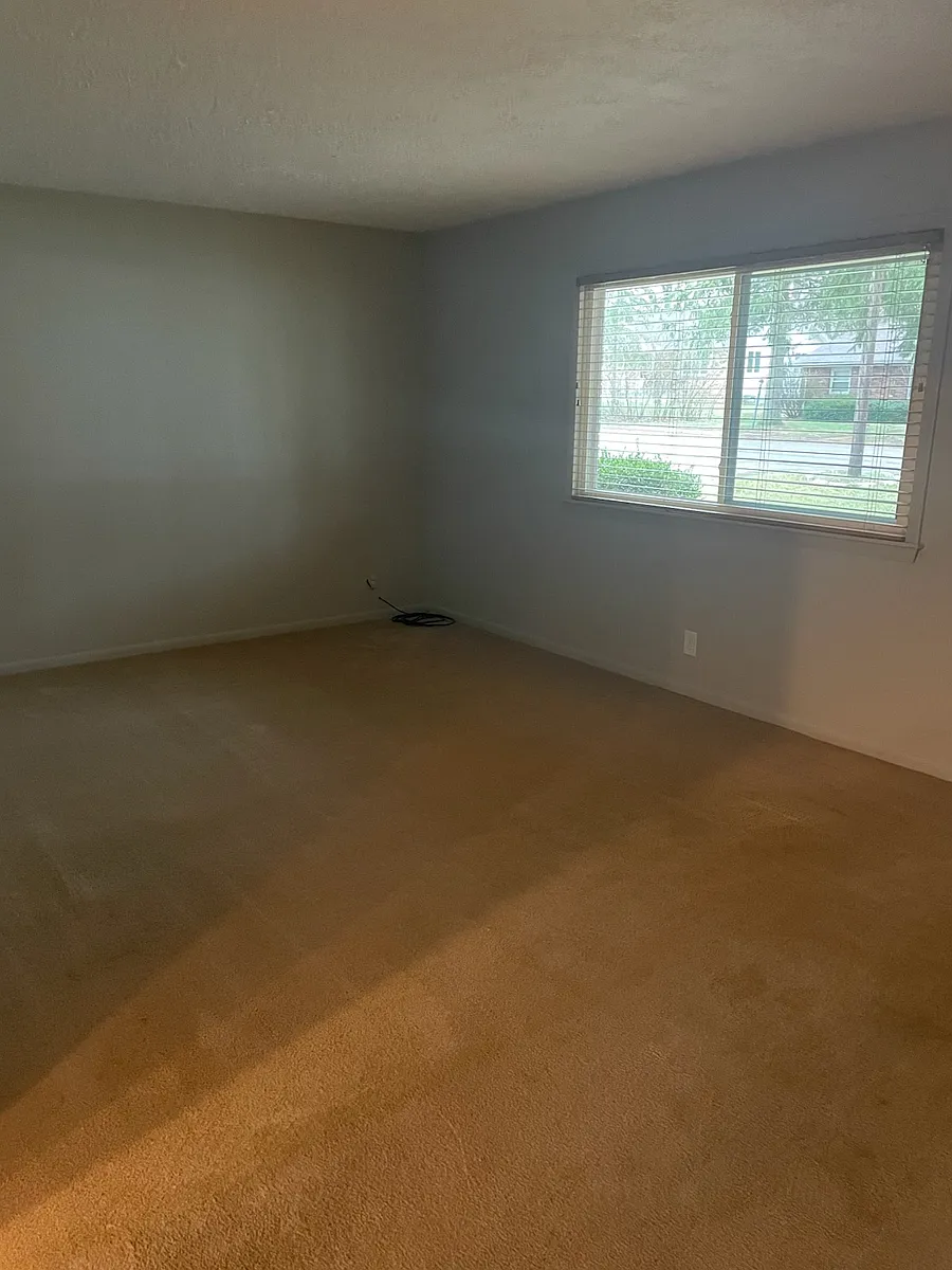 Building Photo - 4612 W Garver Dr