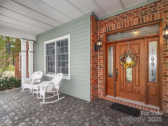 4th image of 125 Lindsley Ct