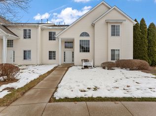 3000 Columbine Cir APT G, Valparaiso, IN 46383