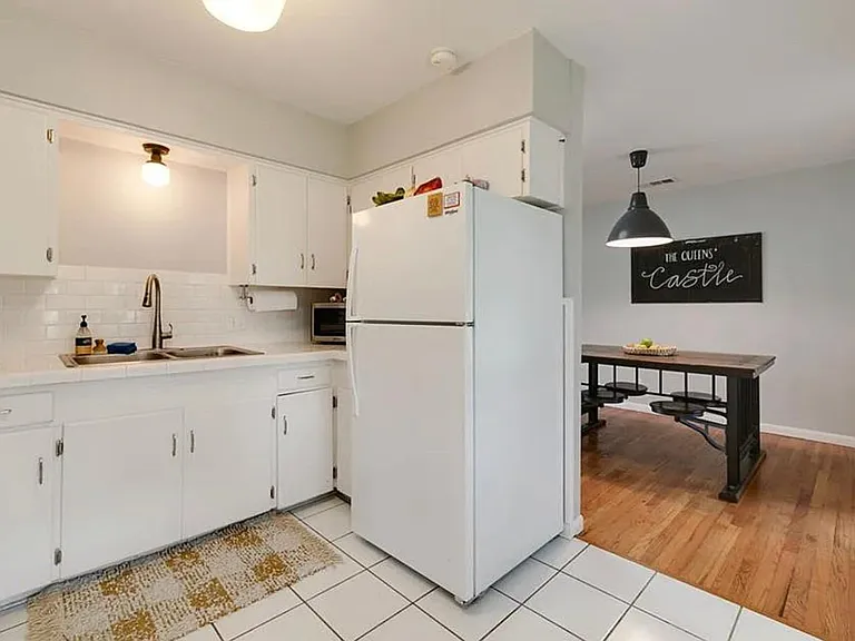 1806 Vine St — Photo 10