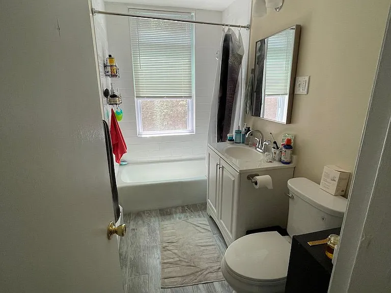 33 Clarendon St #1 — Photo 17