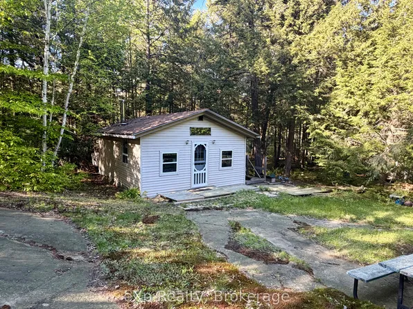 1080 Milne Rd, Bracebridge, ON P1L 1X1