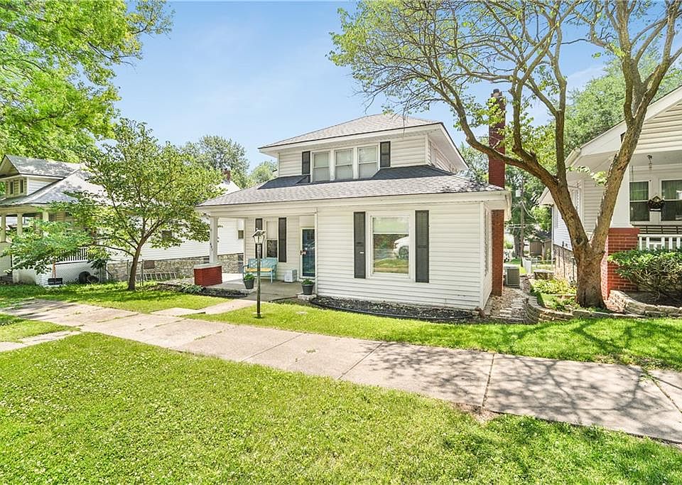 1st image of 607 Olive St