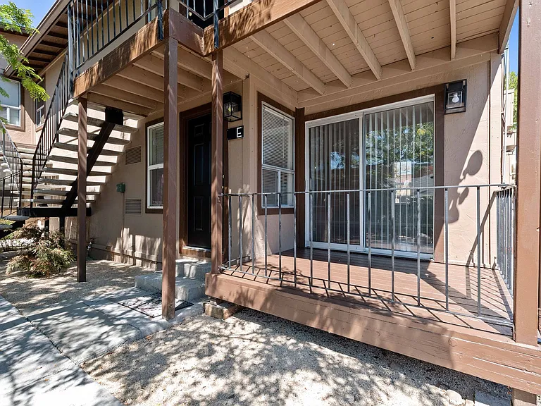 720 Lander Street — Photo 8