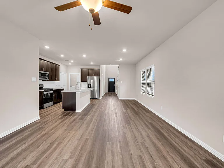 504 Weller Rd — Photo 14