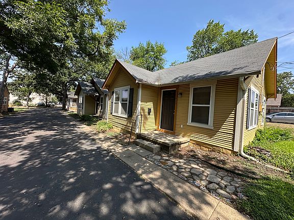 2nd image of 1429 N Locust St #1429