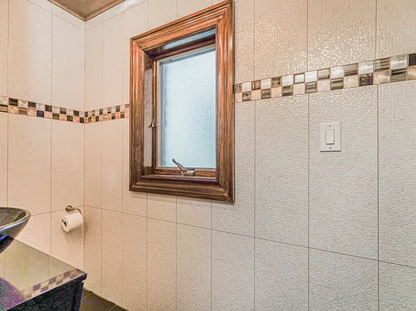 14 Walnut Place image 27 of 47