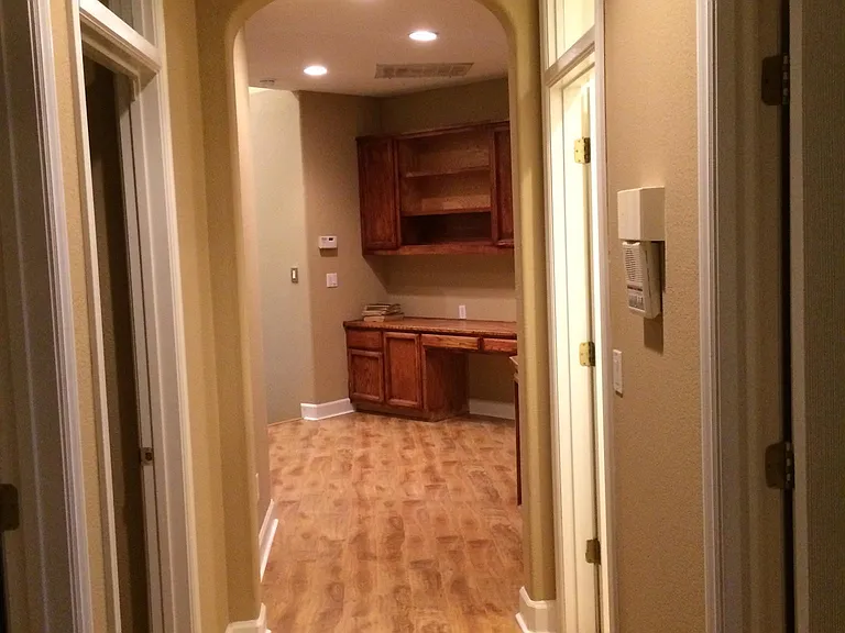 7208 Queen Isabella Ct — Photo 28
