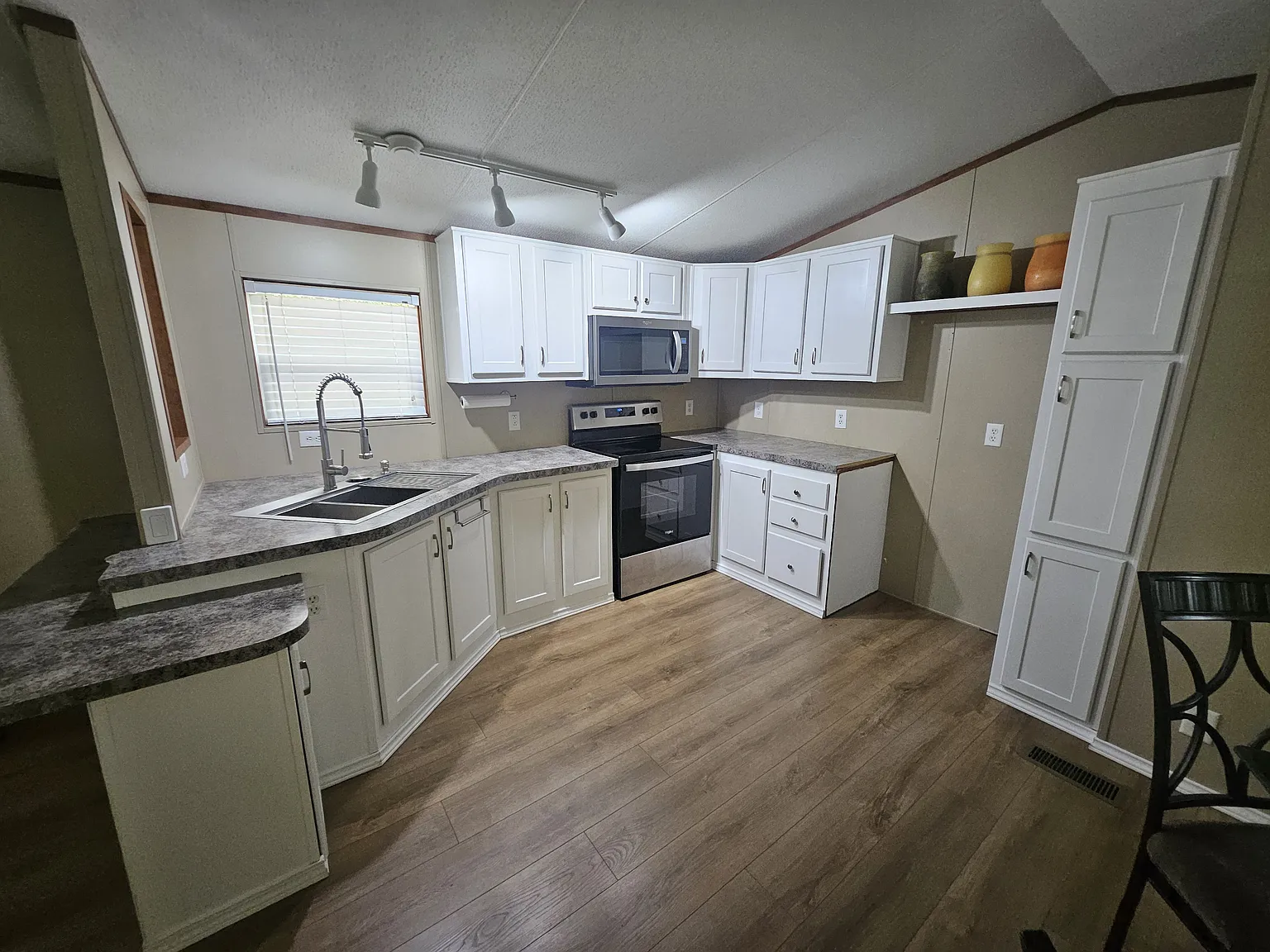 2 bed, 960 sqft, $900 — Photo 4