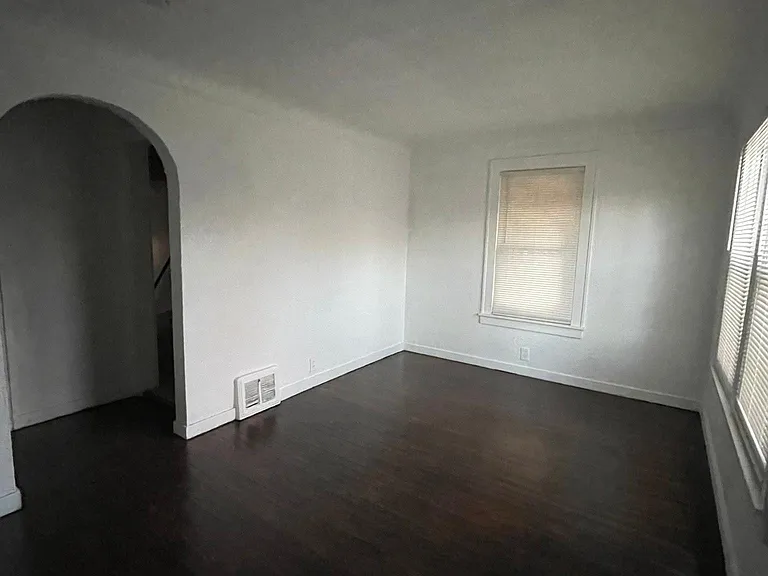 310 Prospect St — Photo 2