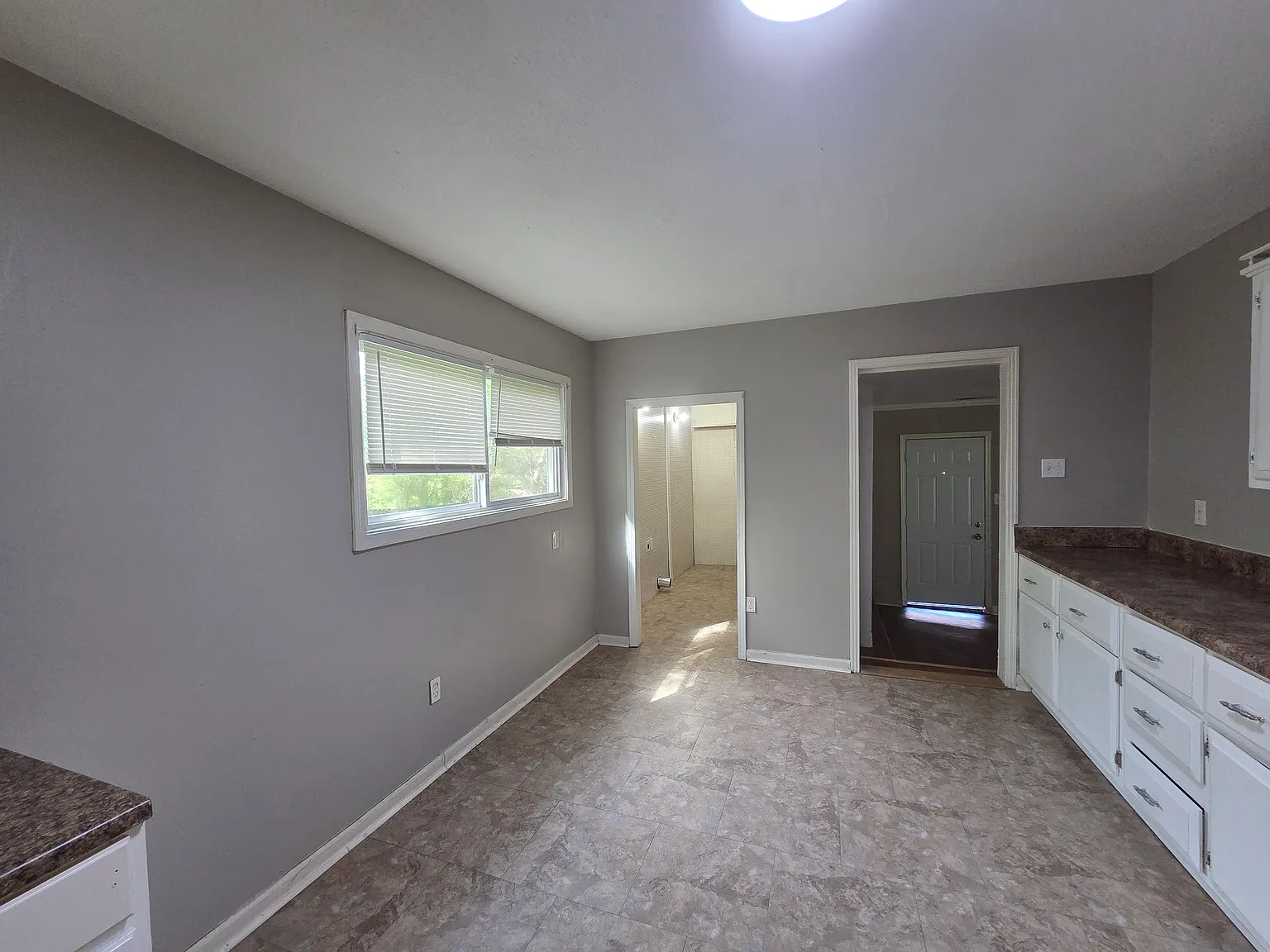 3 bed, 1170 sqft, $1,050 — Photo 4