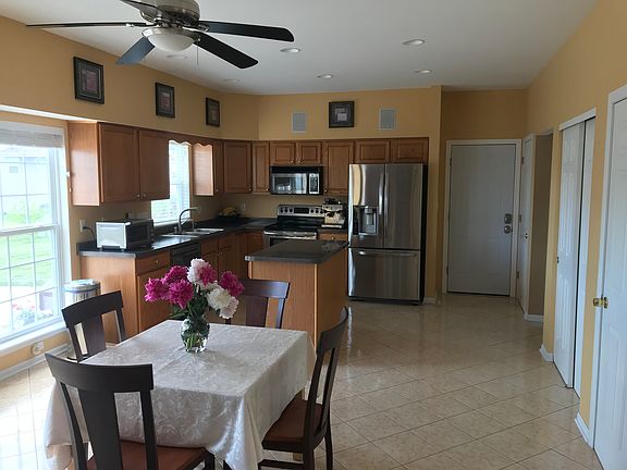5th image of 713 E Jordan Ln