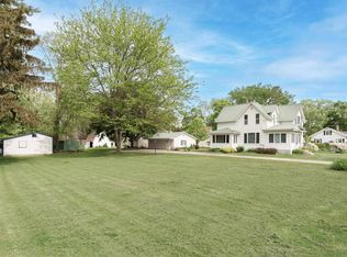N4345 2nd St, Cambridge, WI 53523