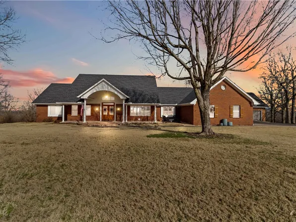 125 Woodcliff Dr, Springdale, AR 72764