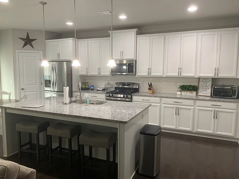 4740 Frontier Dr — Photo 2