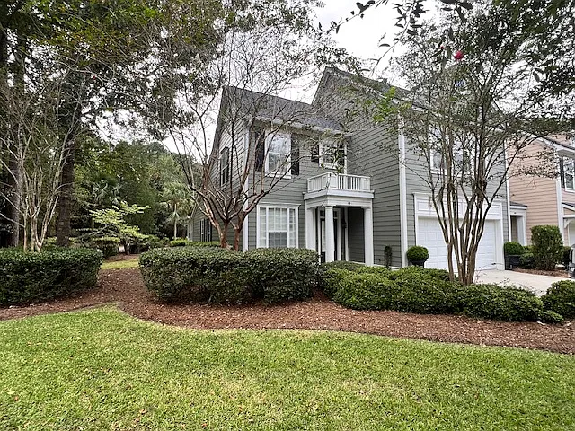 3 bed, 2.5 bath, 2476 sqft, $3,800 — Photo 3
