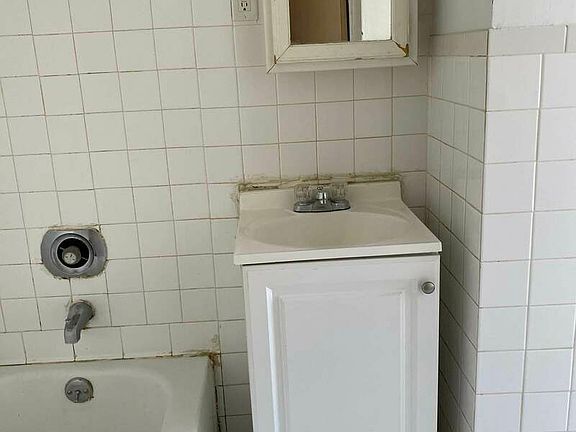 3rd image of 2133 3rd Ave APT 2S