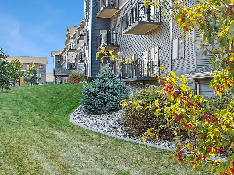 Deer Ridge Apartment Homes — Photo 3