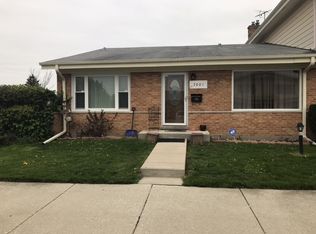 7001 W Crain St, Niles, IL 60714