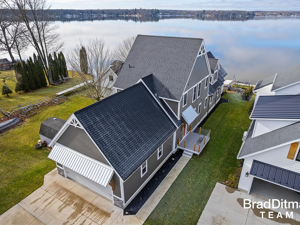 9235 S Catalpa Ave, Newaygo, MI 49337 MLS 24000770 Zillow