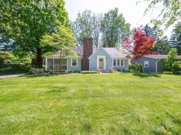 440 Hilldale Dr, Ann Arbor, MI 48105