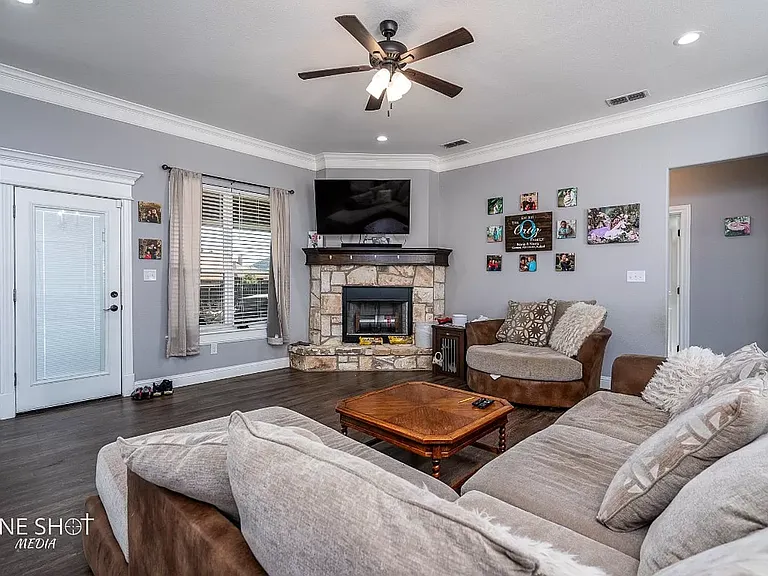 6609 Summerwood Trl — Photo 3