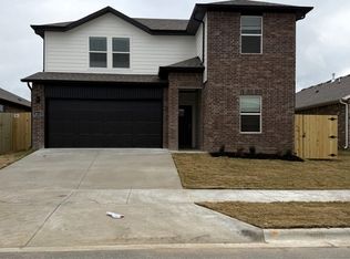 4610 W Aurora St, Fayetteville, AR 72704