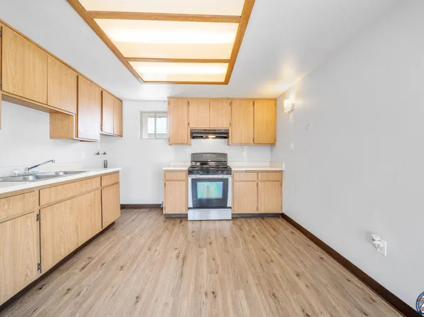 694 Stanley Pl, Brawley, CA 92227