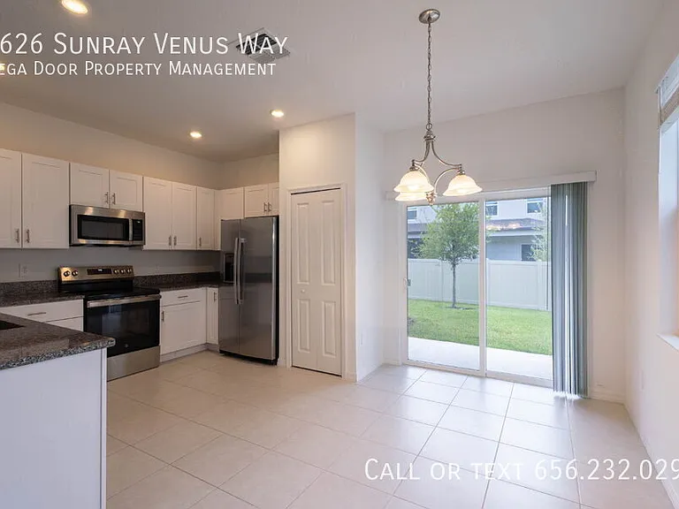 2626 Sunray Venus Way — Photo 9
