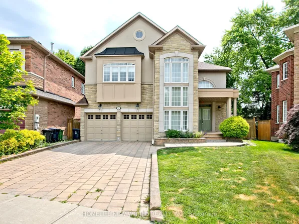 39 Green Meadows Cir, Toronto, ON M2J 5G6
