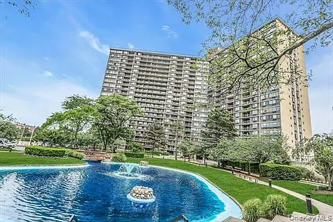2 Bay Club Dr Photo 1