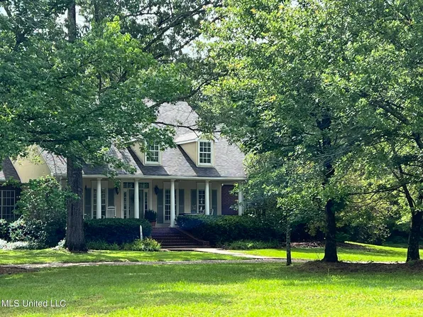 1242 Tara Ln, Terry, MS 39170