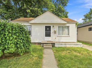 1527 E Meyers Ave, Hazel Park, MI 48030