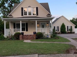 921 S 8th St, Chickasha, OK 73018