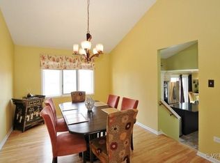 19701 Summerhill Ct, Tinley Park, IL 60487