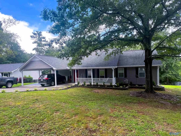 180 Becky Allen Cir, Rainbow City, AL 35906