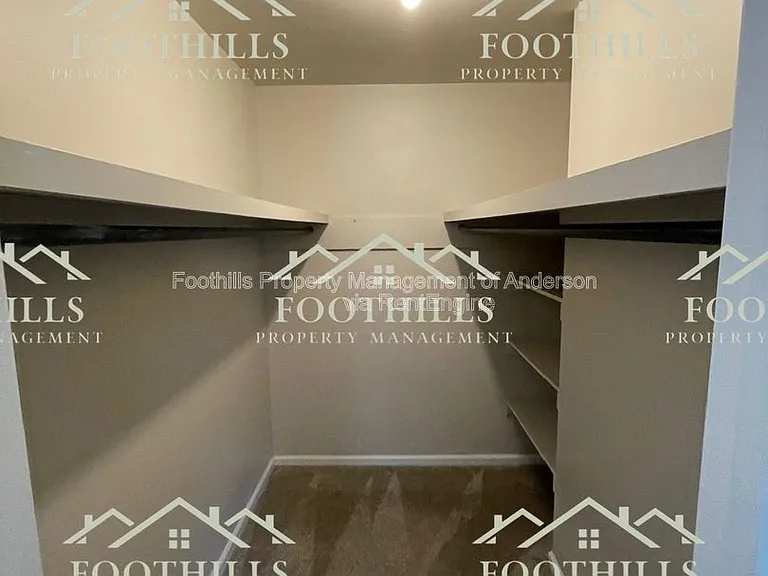 214 Keithwood Dr — Photo 6