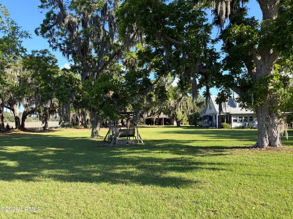 60 Yard Farm Road, St. Helena Island, SC 29920