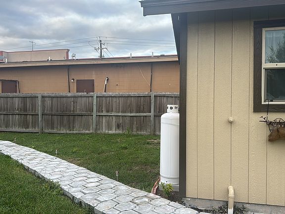 3rd image of 33679 Holly Ln