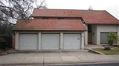 1st image of 906 Cottonwood Dr