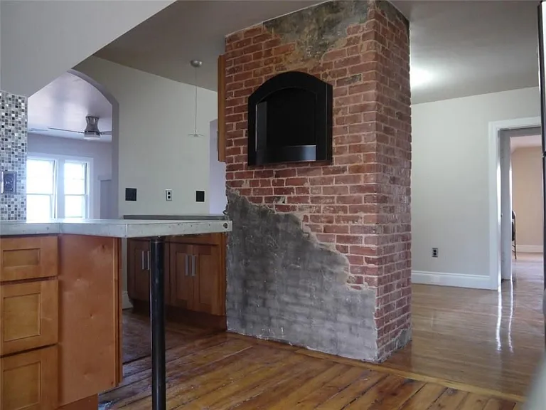 283 Norwood Ave — Photo 12