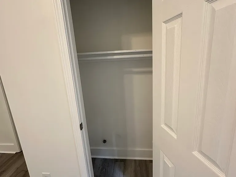 939 Seattle St — Photo 11