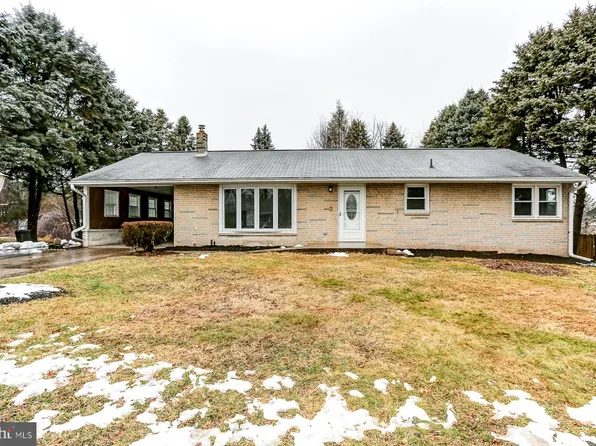 309 Hillcrest Dr, New Cumberland, PA 17070