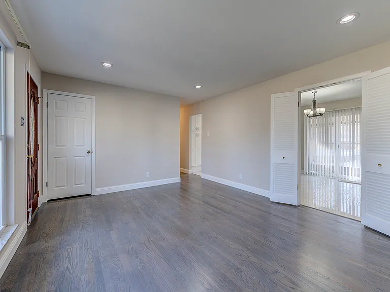 16 Fircrest Ln — Photo 9