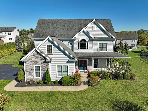 303 Wexford Ln, Horseheads, NY 14845