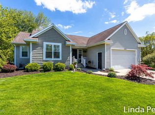 6204 Sheldon Oak Dr, Hudsonville, MI 49426