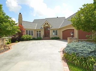 1109 SW New Forest Dr, Topeka, KS 66604