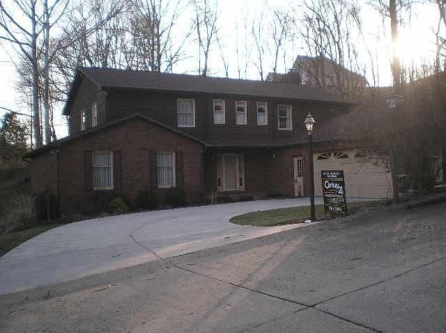 1st image of 34 Hickory Dr