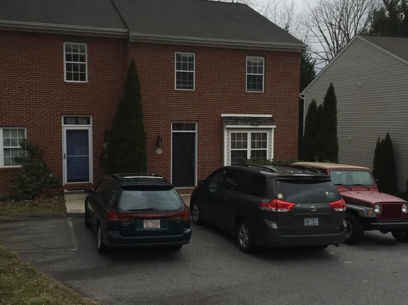 68 Park Terrace Dr, Clyde, NC 28721