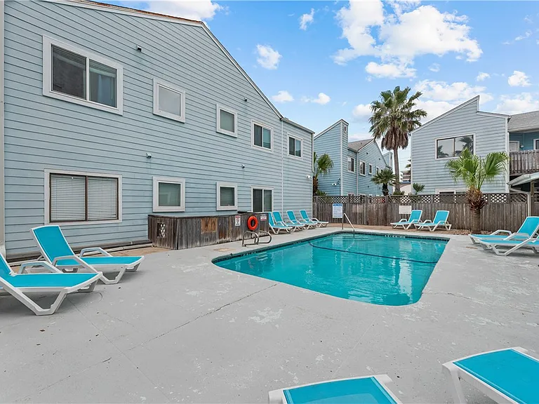 15010 Leeward Dr #104 — Photo 36